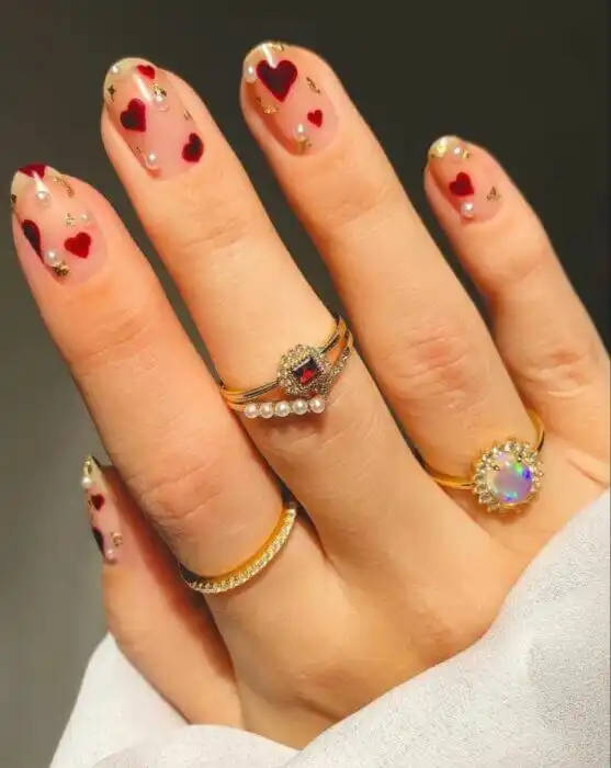 15 Eye-Catching Valentine Nails You’re Crushing On - 103