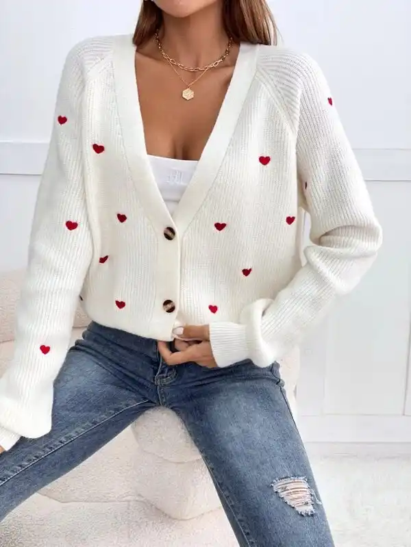 30+ Adorable Valentine’s Day Outfits That Are Too Chic Not to Try!