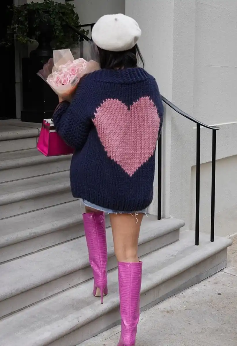 30+ Adorable Valentine’s Day Outfits That Are Too Chic Not to Try!