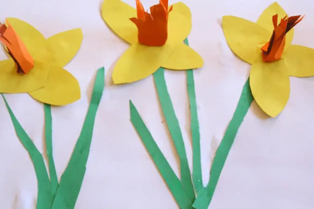 25 April Crafts For Kids For A Rainy Day