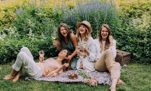 Low Key Bachelorette Party Picnic Idea