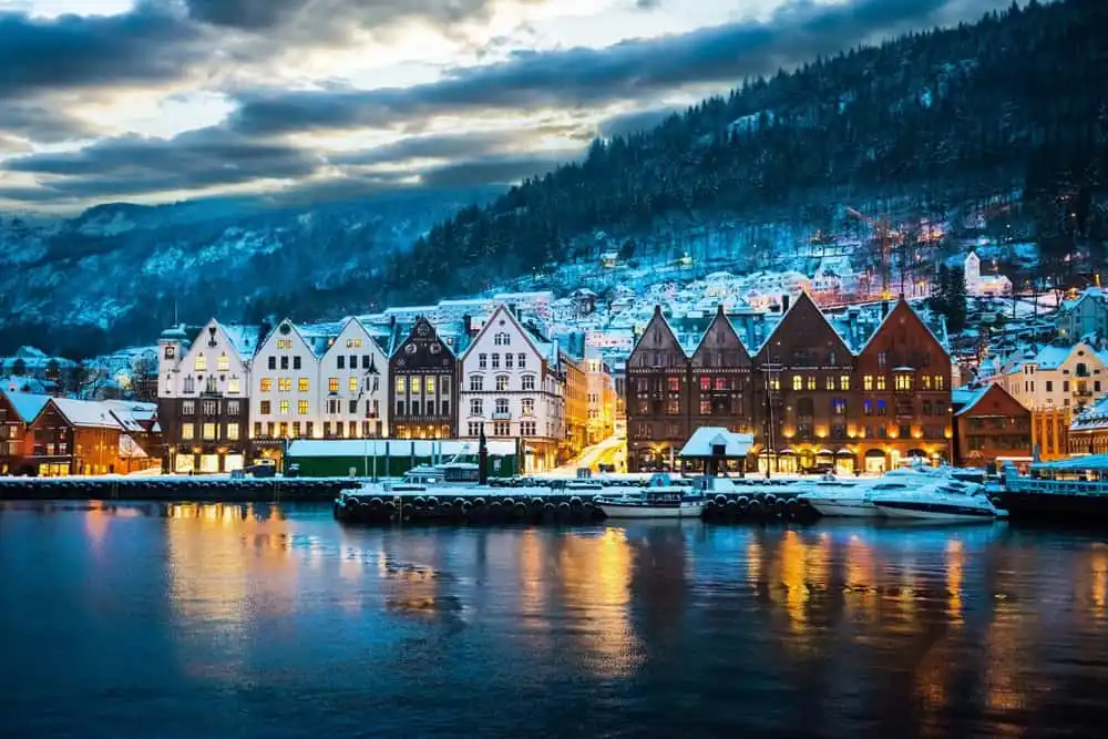 Bergen at night