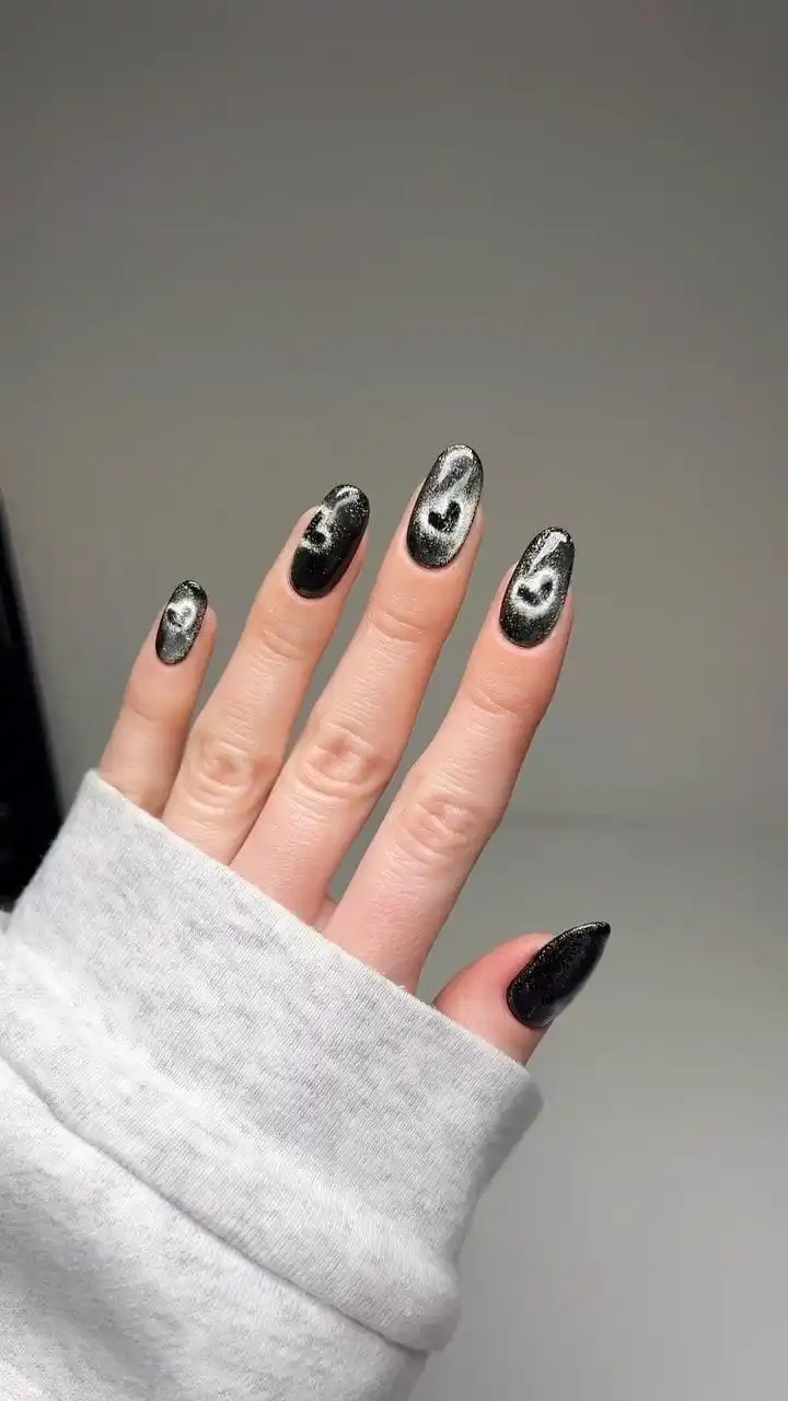 20+ Black Valentine’s Day Nails That Feel Bold, Romantic, and Totally Chic