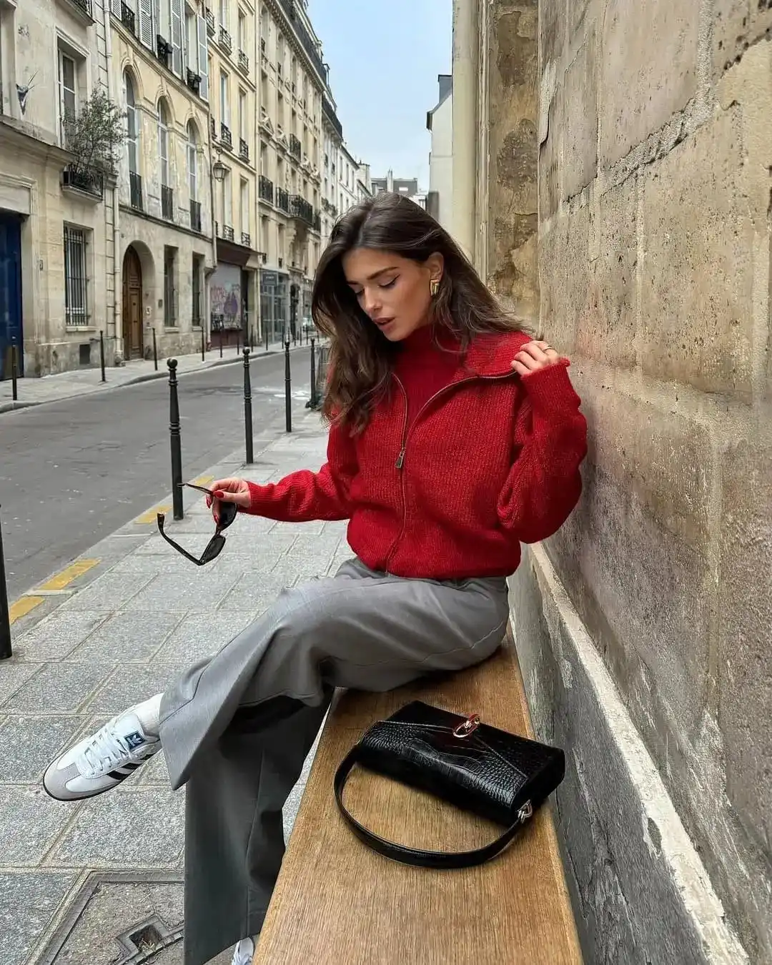 25+ Casual Valentine’s Day Outfits for Date Night, Brunch, and Everything in Between