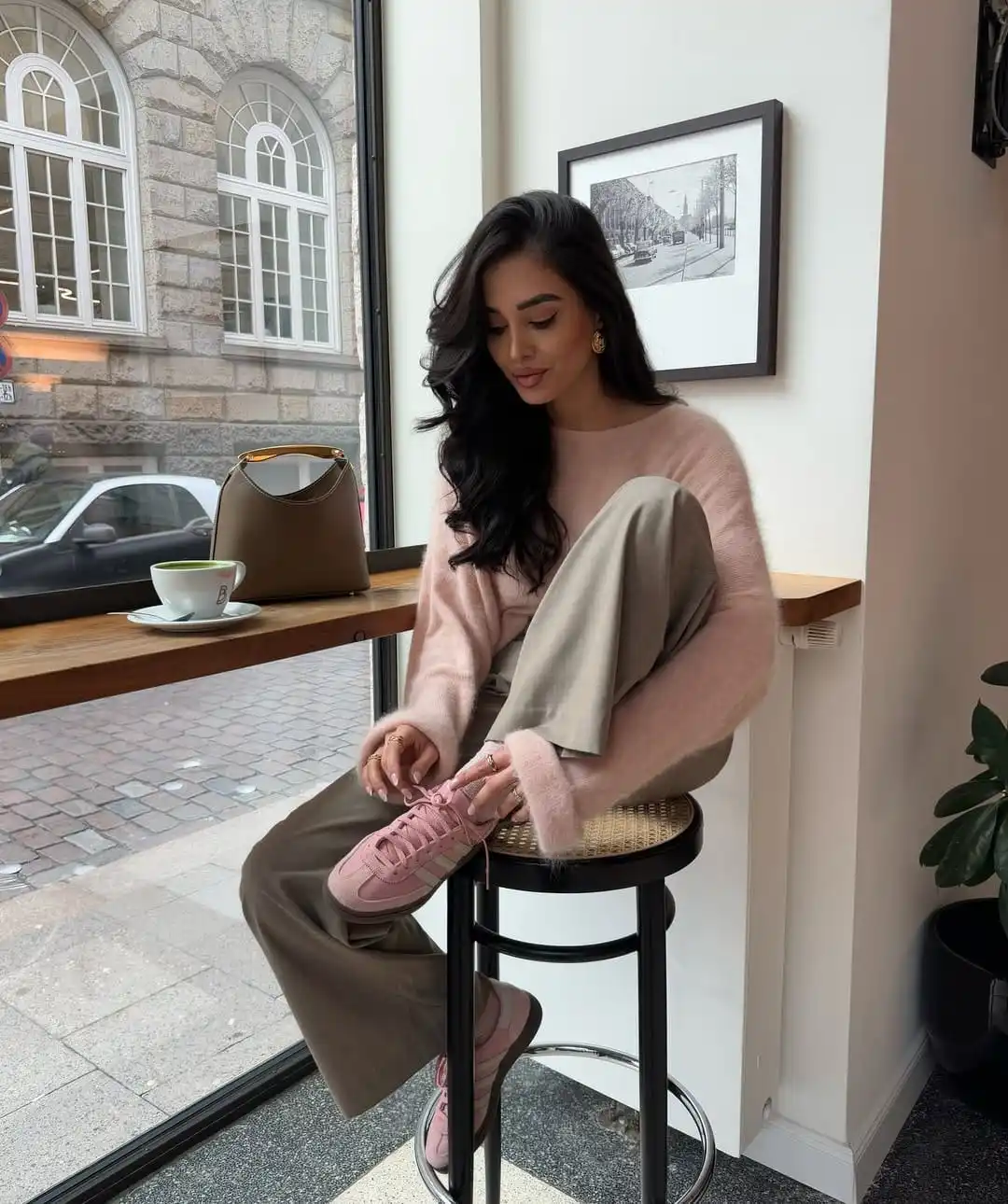 25+ Casual Valentine’s Day Outfits for Date Night, Brunch, and Everything in Between