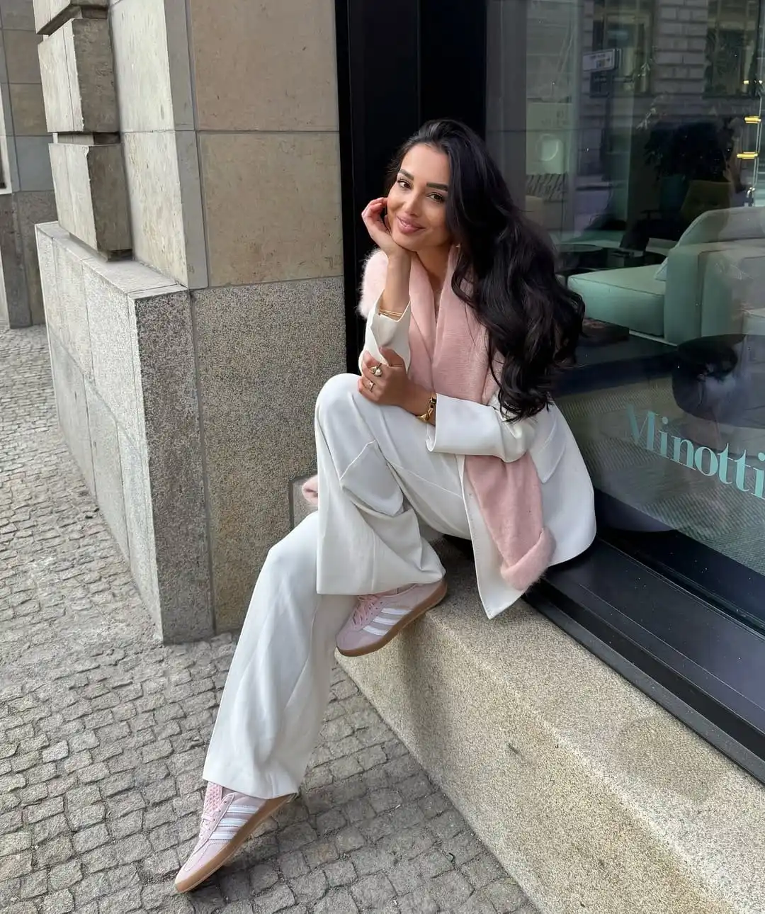 25+ Casual Valentine’s Day Outfits for Date Night, Brunch, and Everything in Between