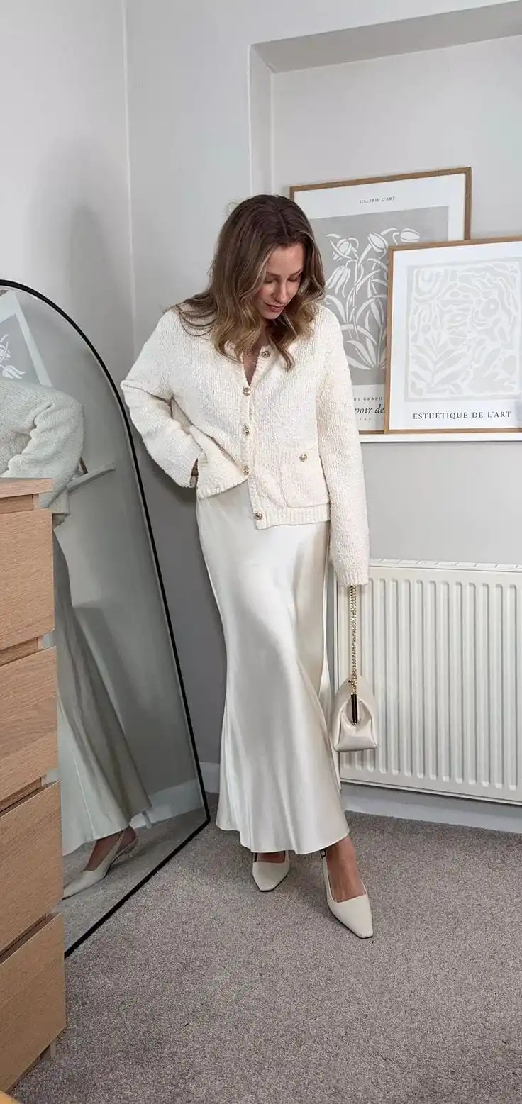 25+ Casual Valentine’s Day Outfits for Date Night, Brunch, and Everything in Between