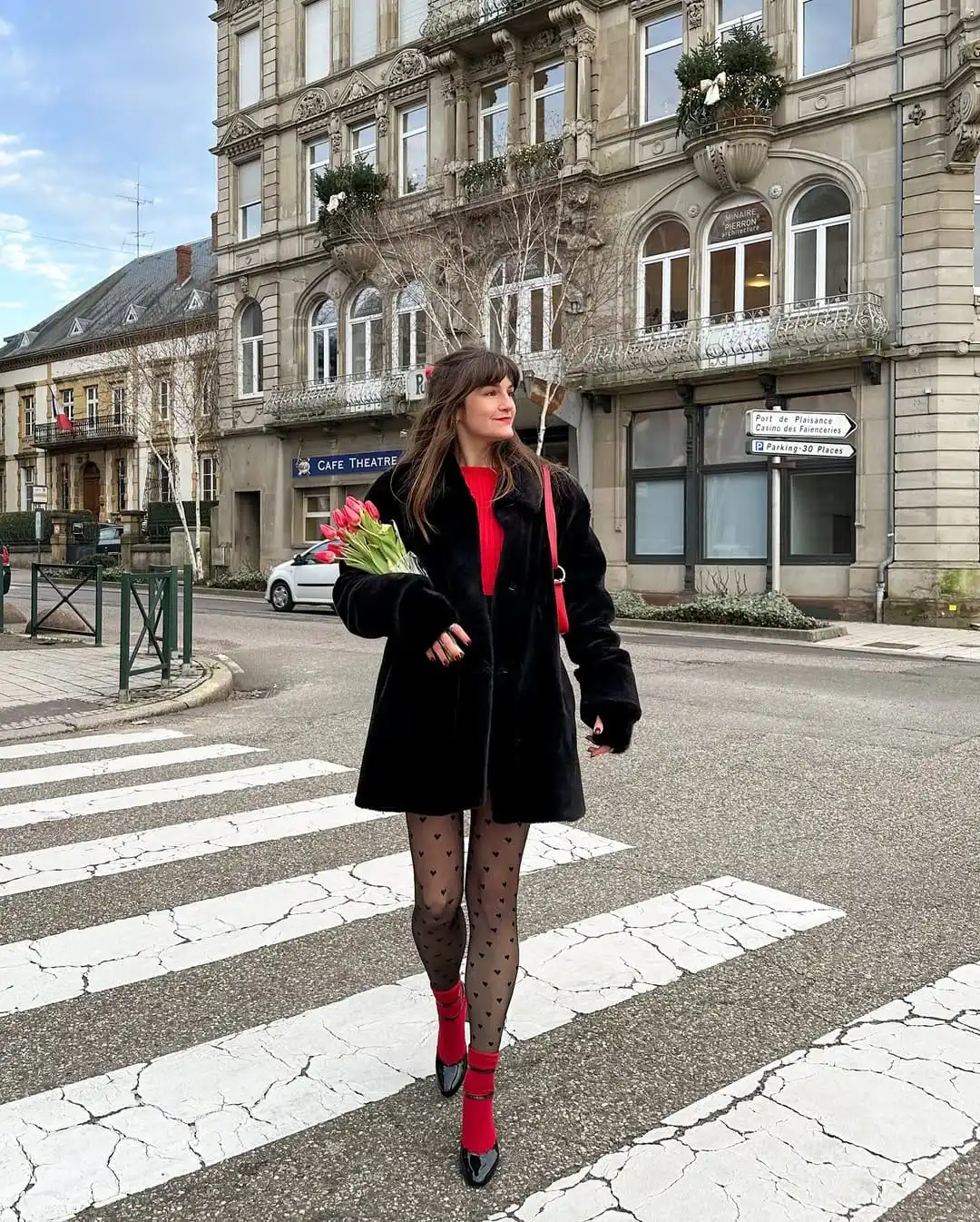 25+ Casual Valentine’s Day Outfits for Date Night, Brunch, and Everything in Between