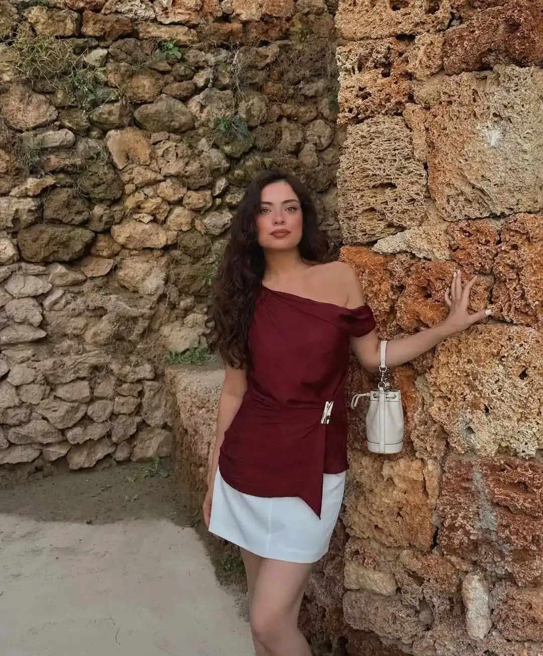 25+ Casual Valentine’s Day Outfits for Date Night, Brunch, and Everything in Between