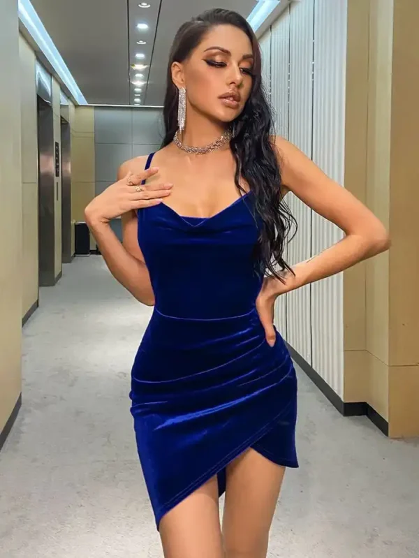 30+ Adorable Valentine’s Day Outfits That Are Too Chic Not to Try!