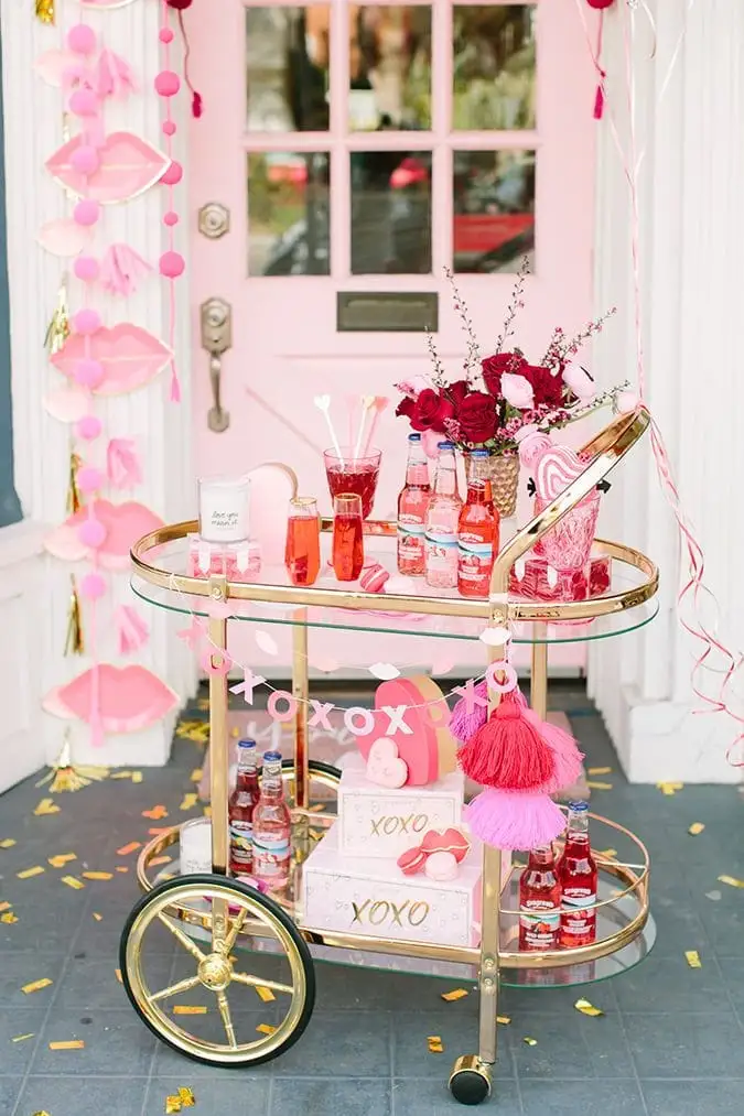 35 Mesmerizing Valentine’s Day Decorations for a Romantic Touch