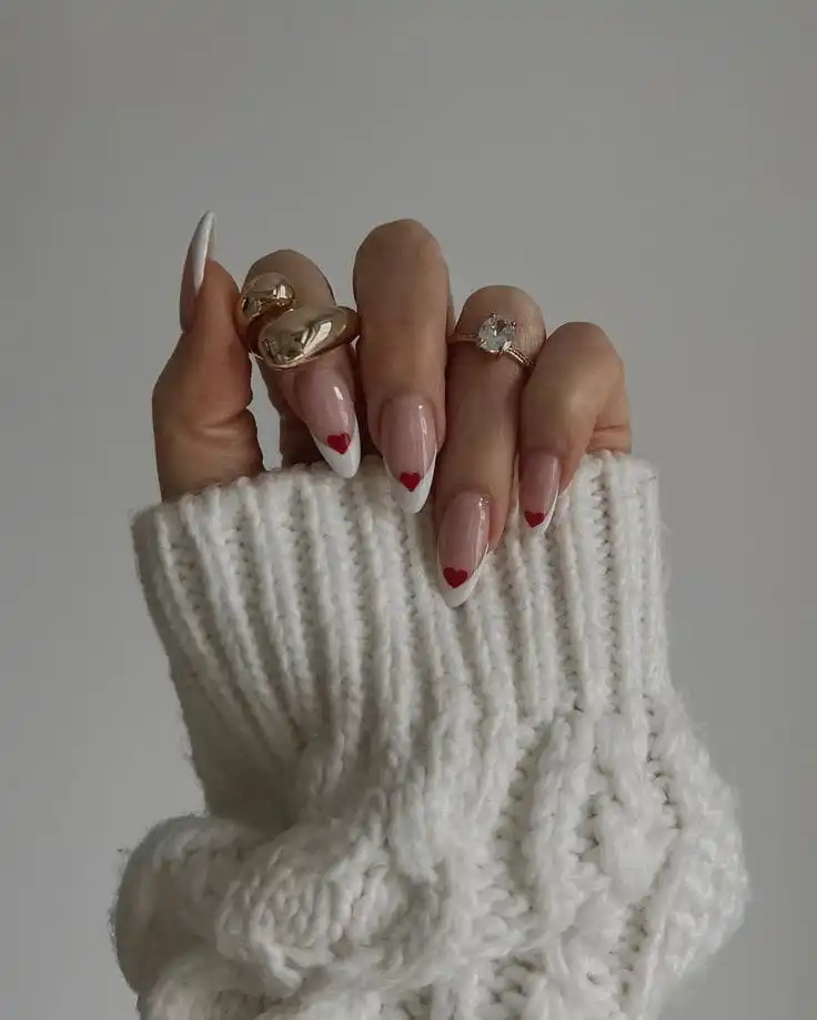 50+ Simple Valentine’s Day Nails for a Cute, Effortless, Romantic Look