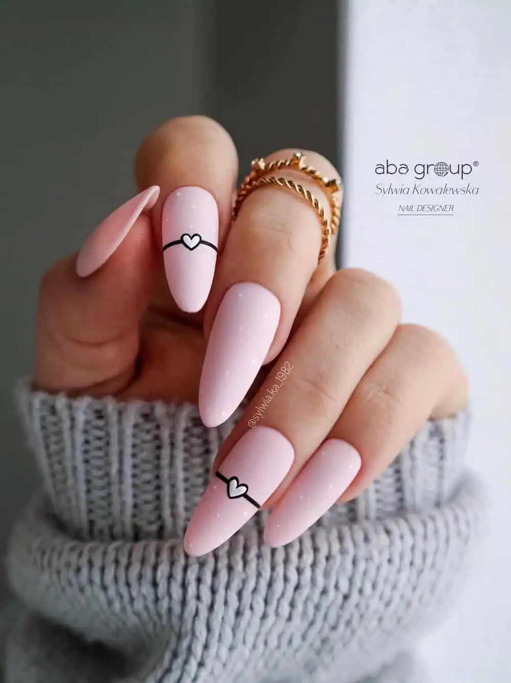 50+ Simple Valentine’s Day Nails for a Cute, Effortless, Romantic Look