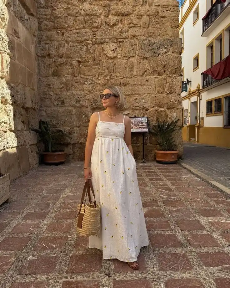 25+ Spring Break Outfits for Warm Weather, Sunshine, and Endless Photos