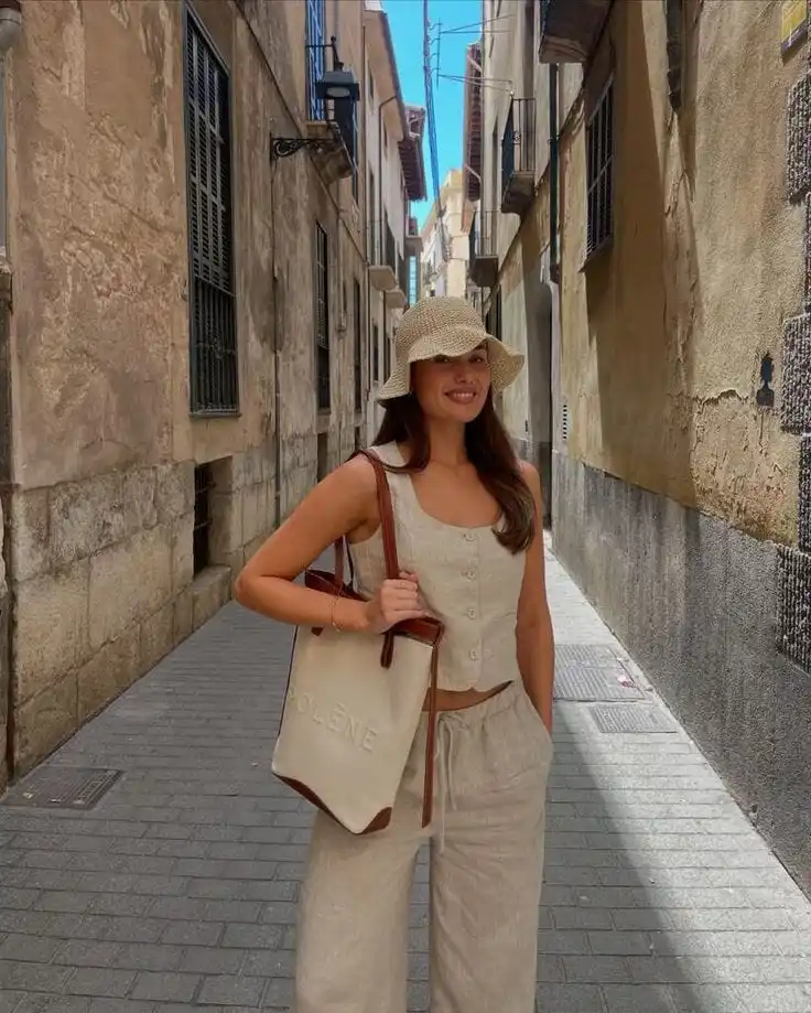 25+ Spring Break Outfits for Warm Weather, Sunshine, and Endless Photos