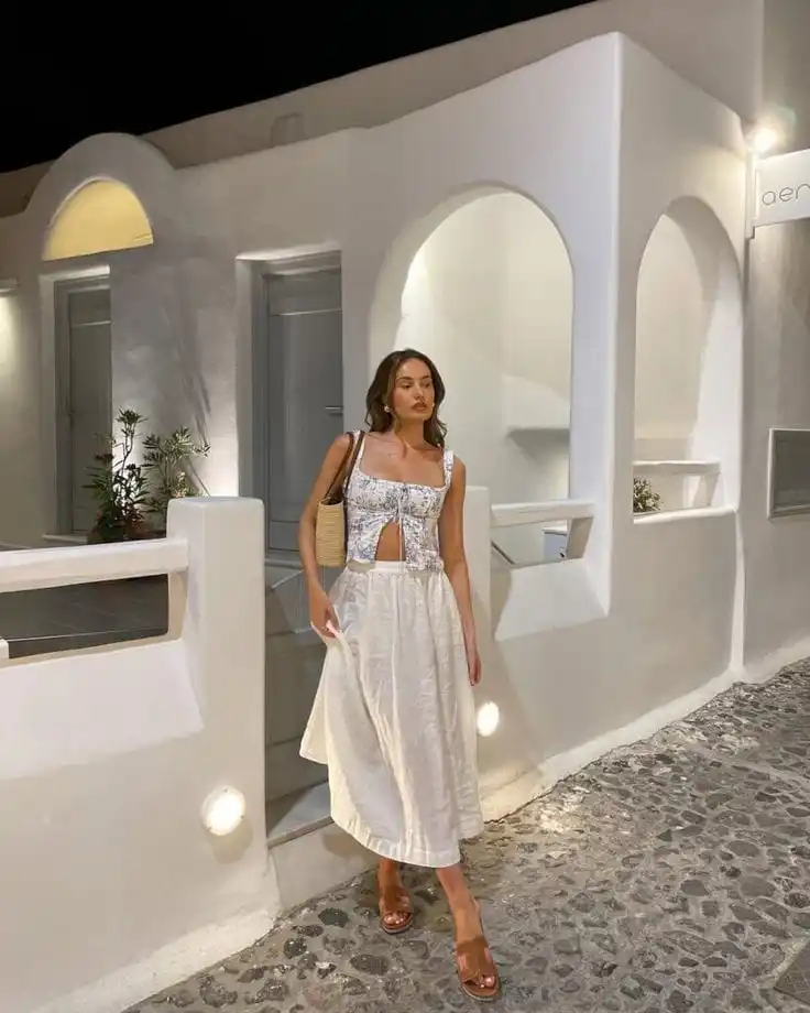 25+ Spring Break Outfits for Warm Weather, Sunshine, and Endless Photos