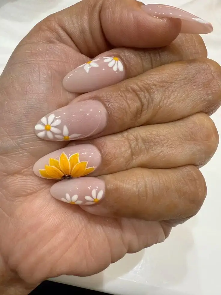 25+ Sunflower Nails That Bring Instant Summer Cheer