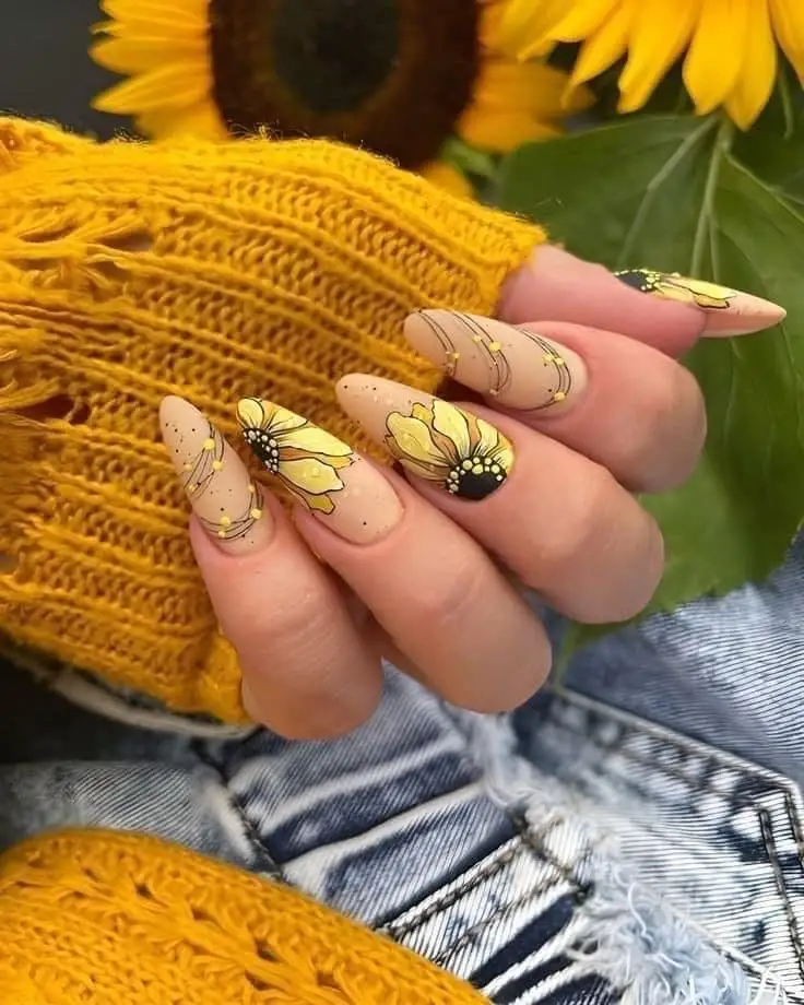 25+ Sunflower Nails That Bring Instant Summer Cheer