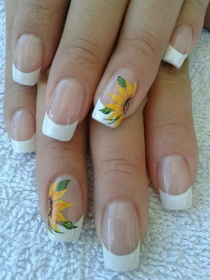 25+ Sunflower Nails That Bring Instant Summer Cheer