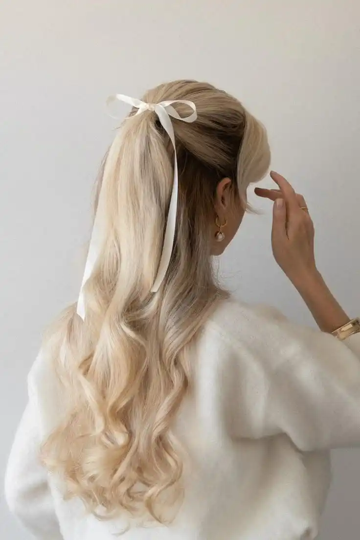 20+ Valentine’s Hairstyles That Are Romantic, Easy, and Totally Date-Night Ready