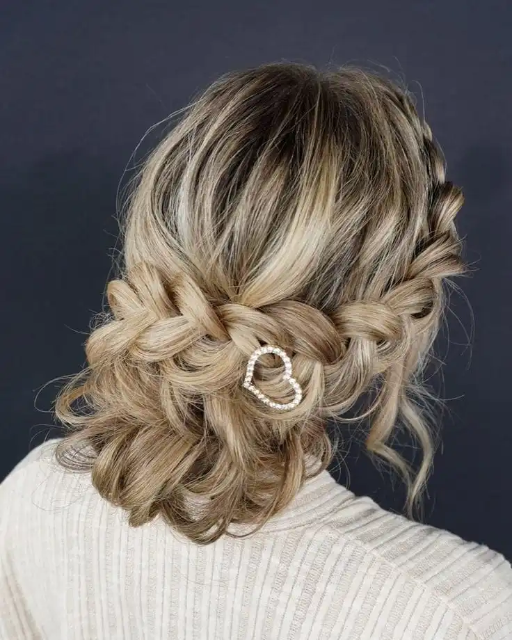 20+ Valentine’s Hairstyles That Are Romantic, Easy, and Totally Date-Night Ready