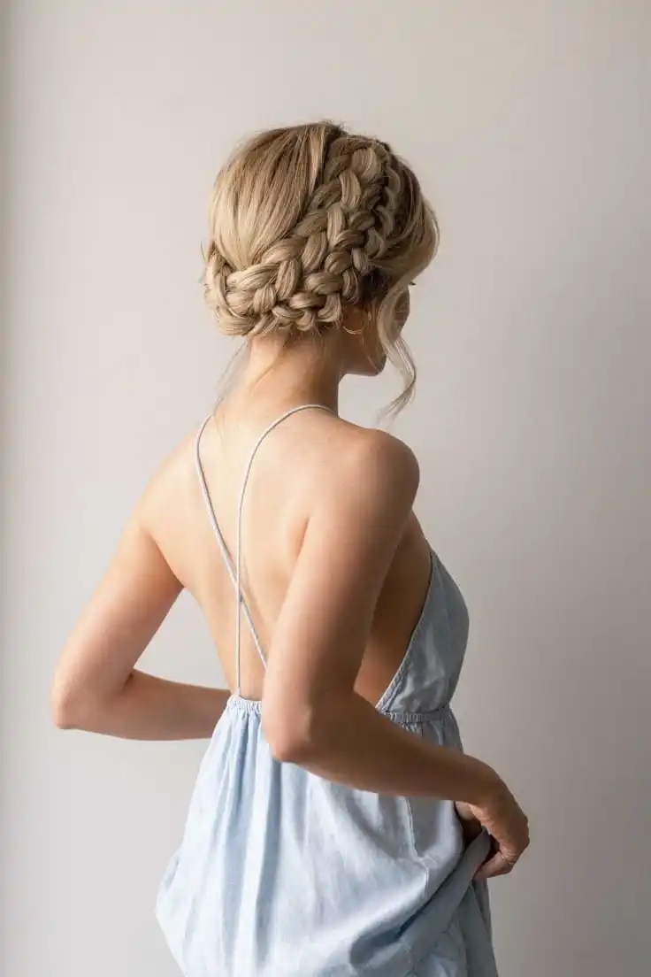 20+ Valentine’s Hairstyles That Are Romantic, Easy, and Totally Date-Night Ready