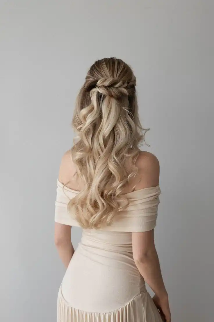 20+ Valentine’s Hairstyles That Are Romantic, Easy, and Totally Date-Night Ready