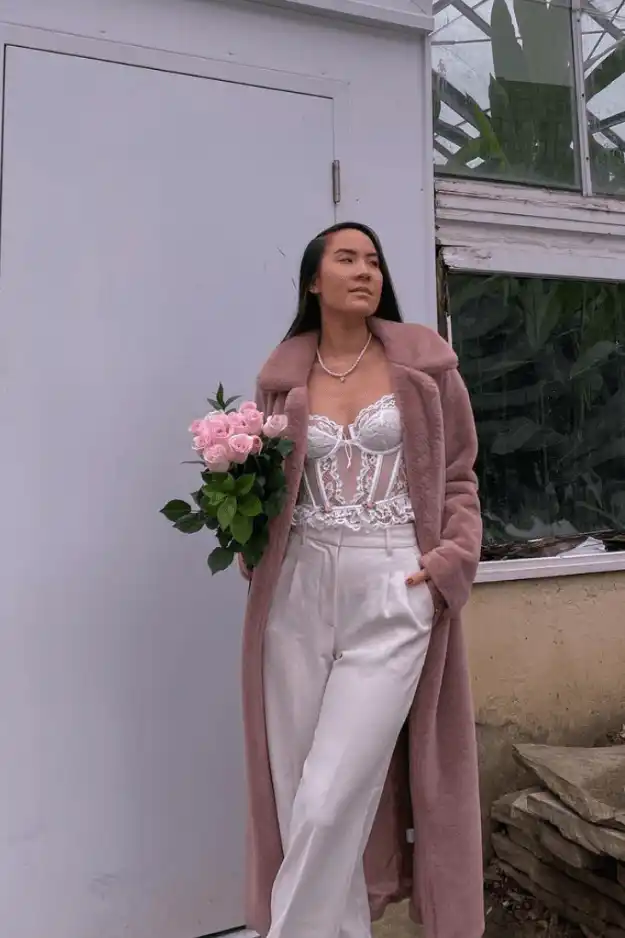 30+ Adorable Valentine’s Day Outfits That Are Too Chic Not to Try!