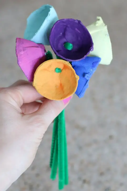 20 Easy & Colorful Pipe Cleaner Flowers