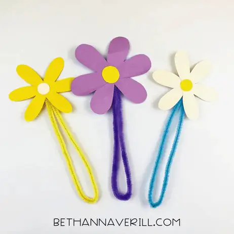 20 Easy & Colorful Pipe Cleaner Flowers