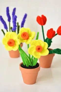 20 Easy & Colorful Pipe Cleaner Flowers